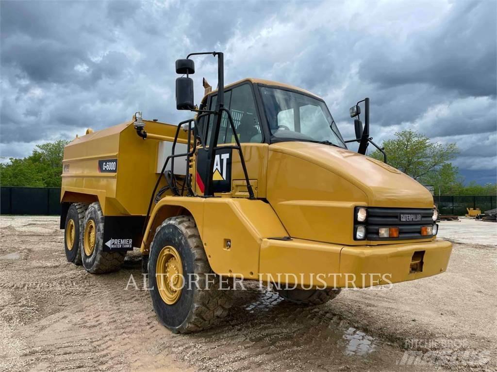 CAT 725 WT ساحبات مفصلية