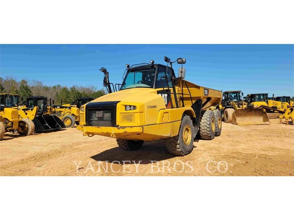CAT 725 WT ساحبات مفصلية