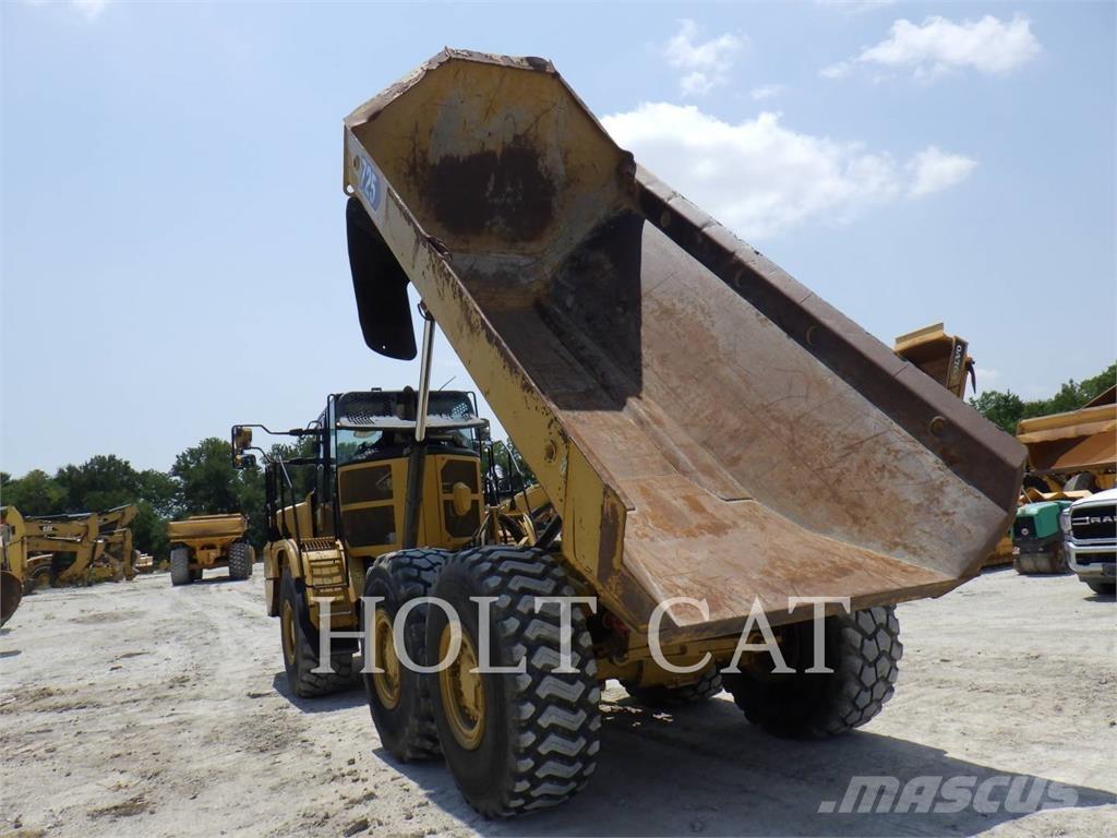 CAT 72504 ساحبات مفصلية