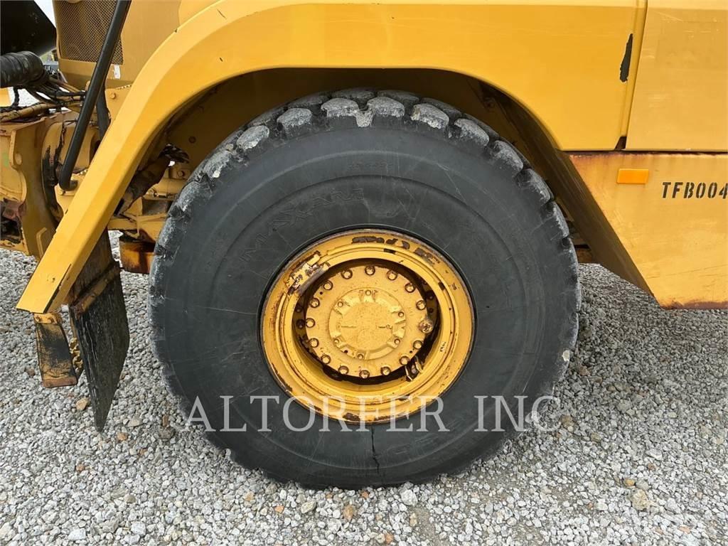 CAT 725C ساحبات مفصلية