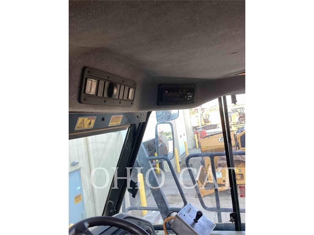 CAT 725C ساحبات مفصلية