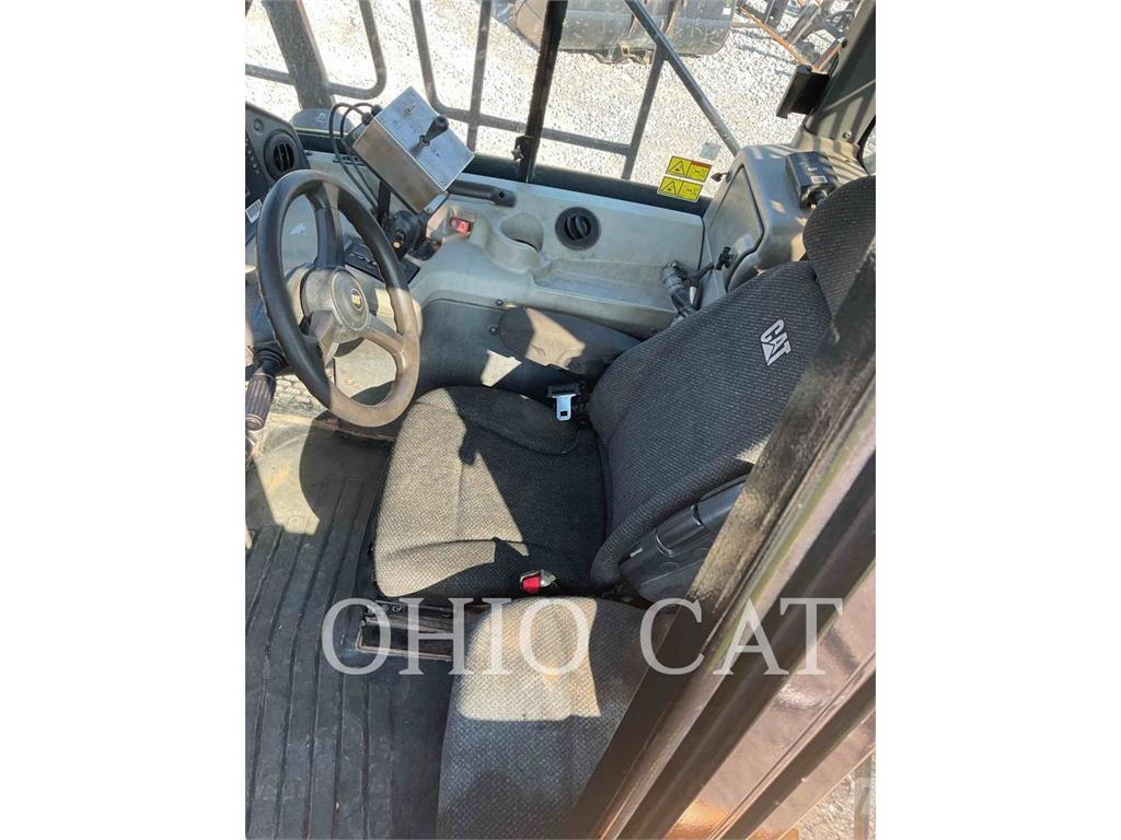 CAT 725C ساحبات مفصلية