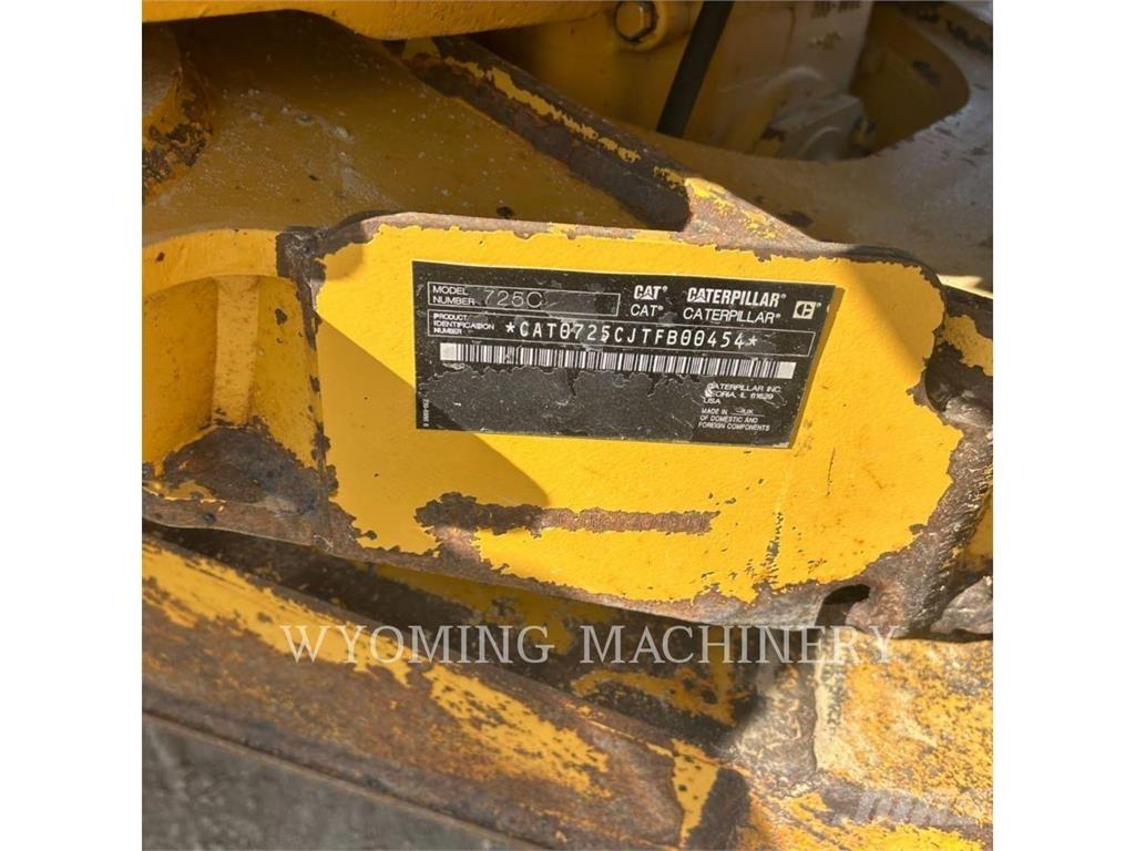 CAT 725C ساحبات مفصلية