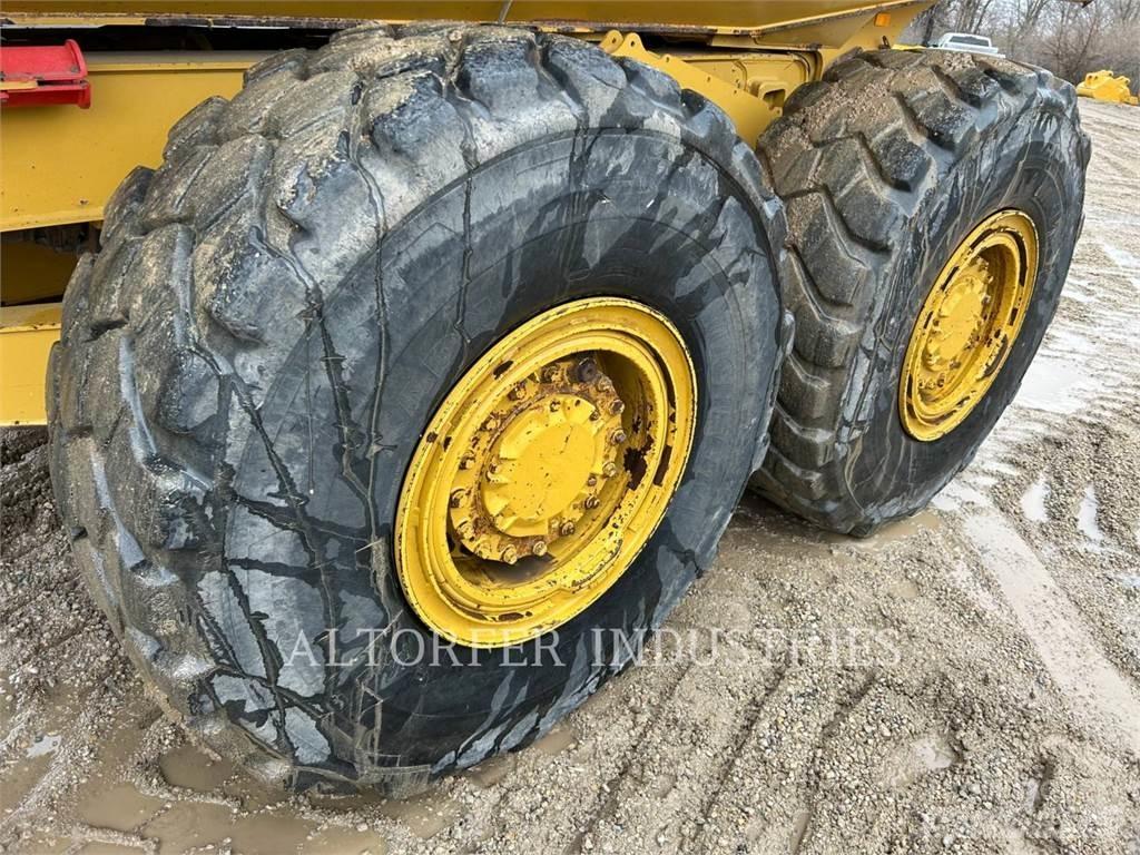 CAT 725C2 ساحبات مفصلية