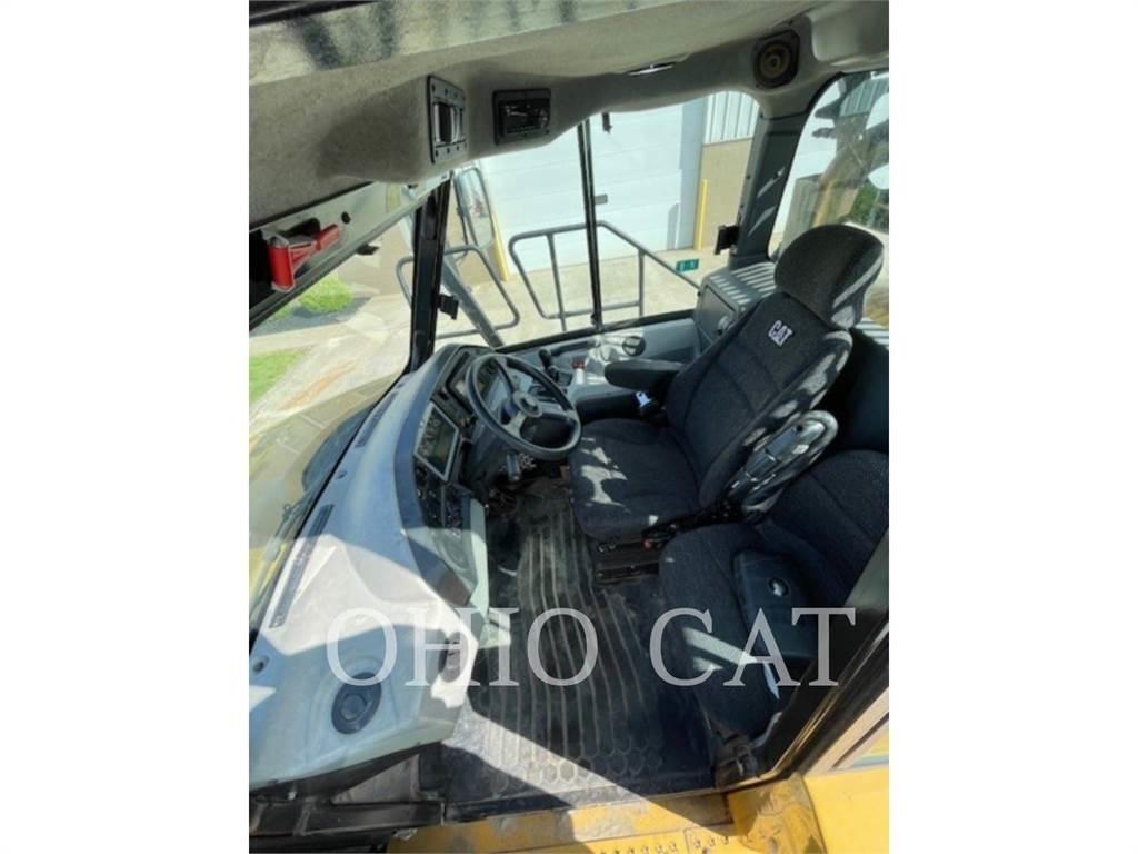 CAT 725C2 ساحبات مفصلية
