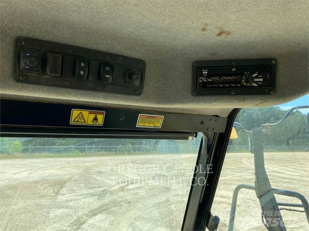 CAT 725C2 ساحبات مفصلية
