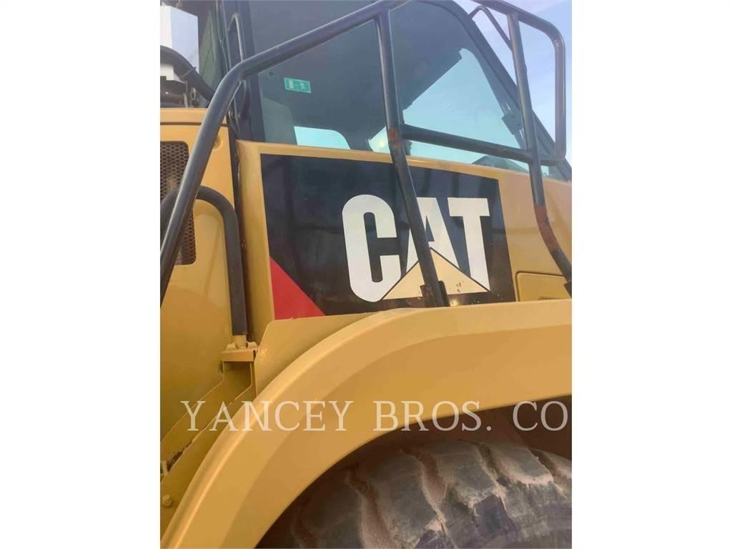 CAT 725C2 ساحبات مفصلية