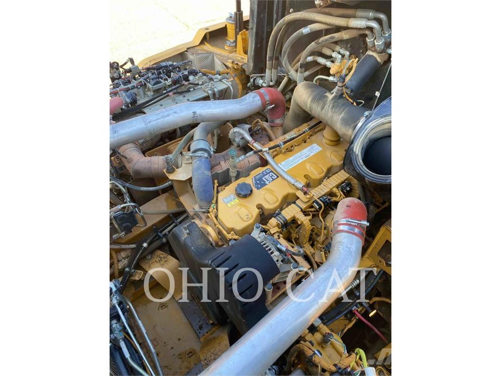 CAT 725C2 ساحبات مفصلية