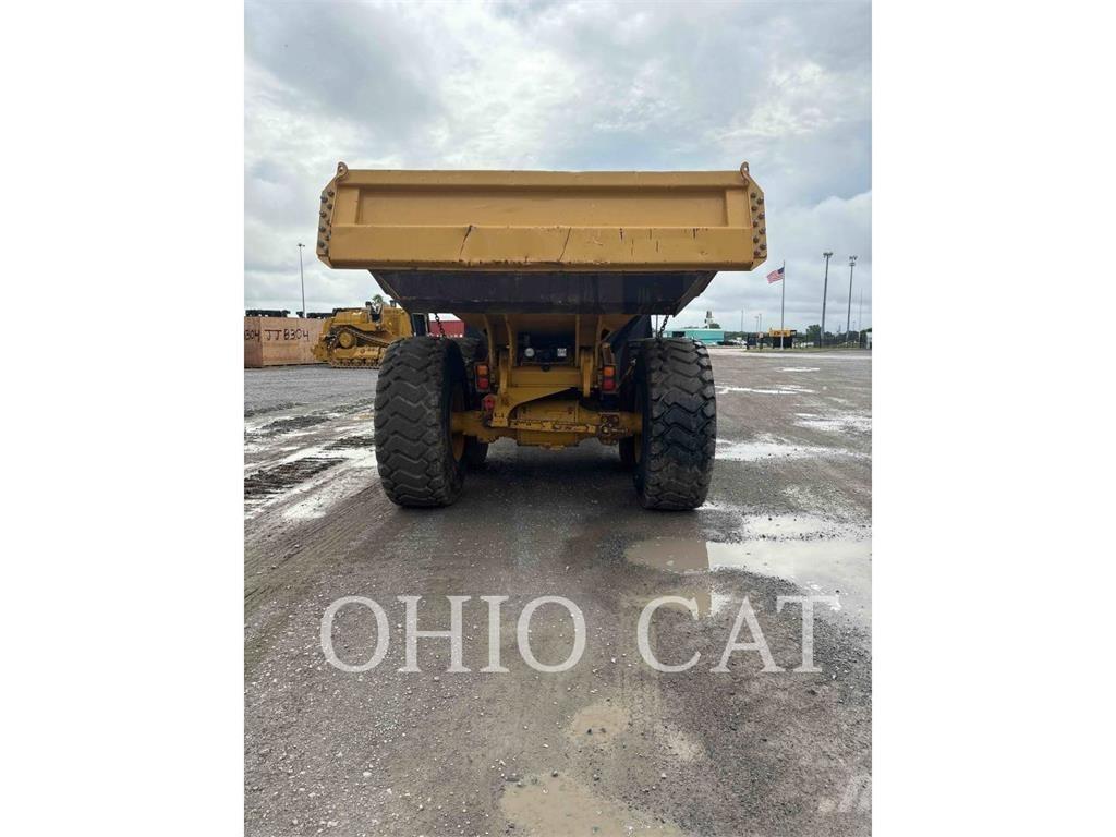 CAT 725C2 ساحبات مفصلية