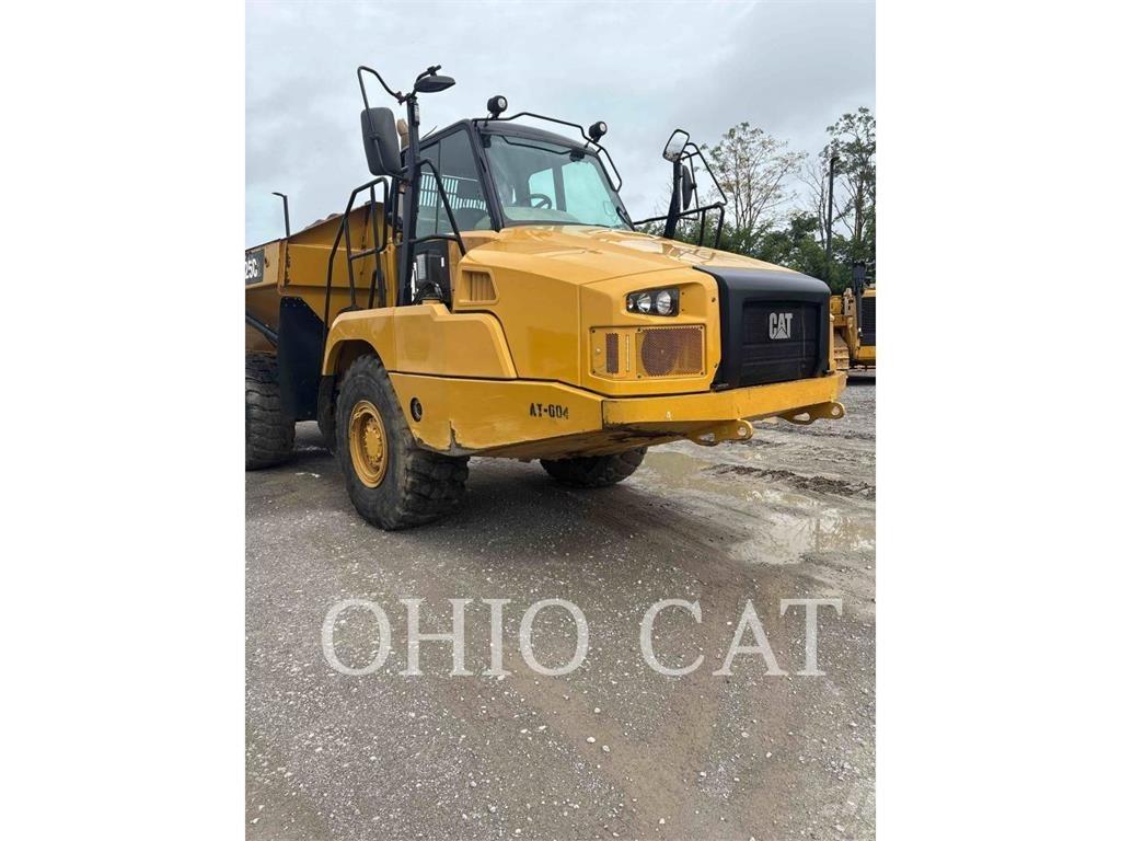 CAT 725C2 ساحبات مفصلية