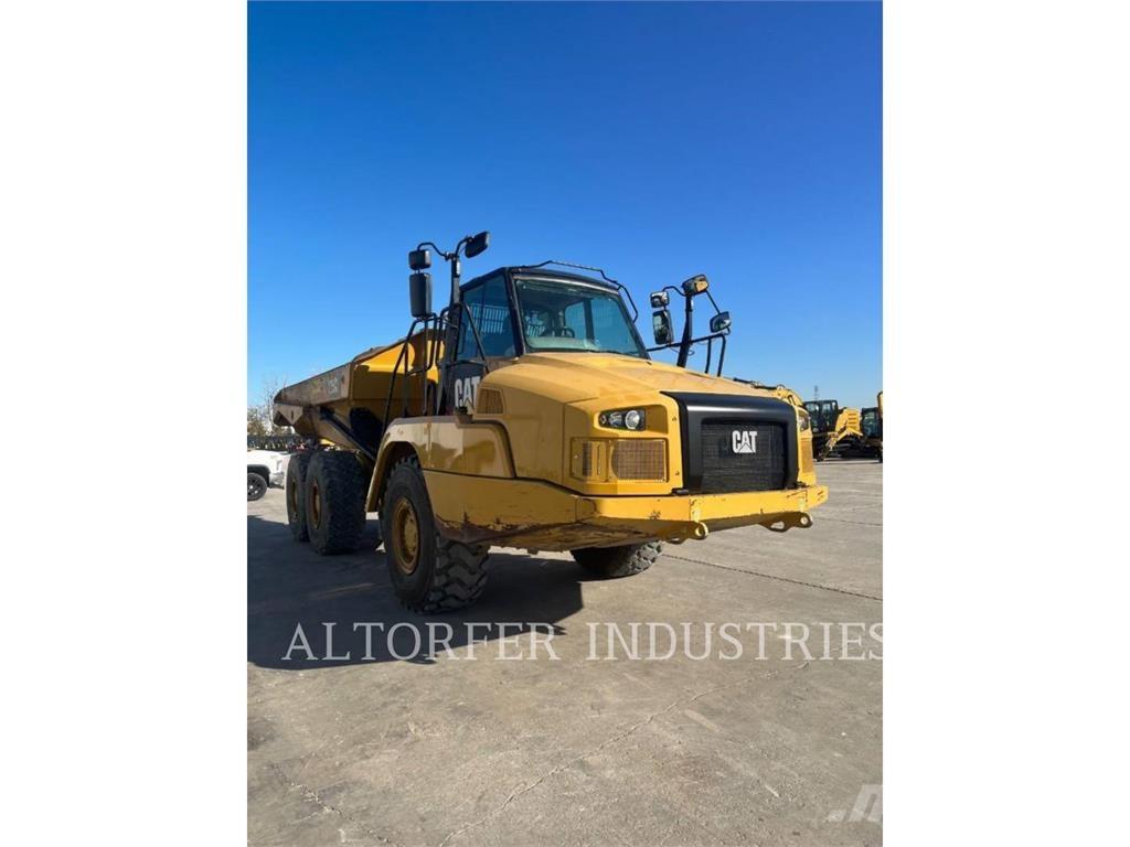 CAT 725C2 ساحبات مفصلية