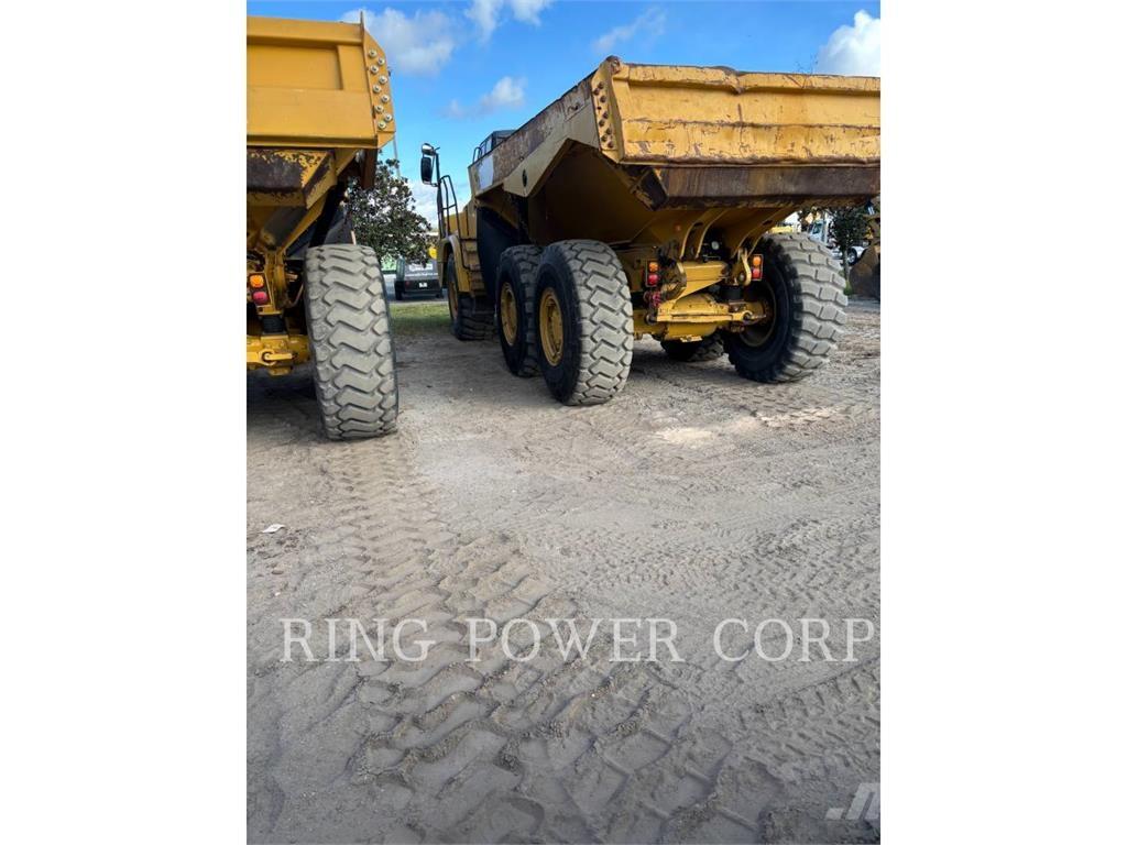 CAT 725C2TG ساحبات مفصلية