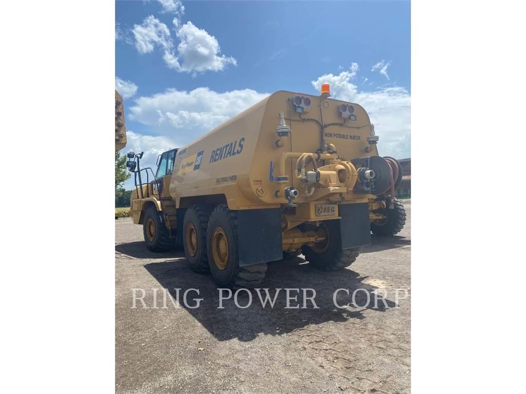 CAT 725C2WW شاحنات ذات صهاريج