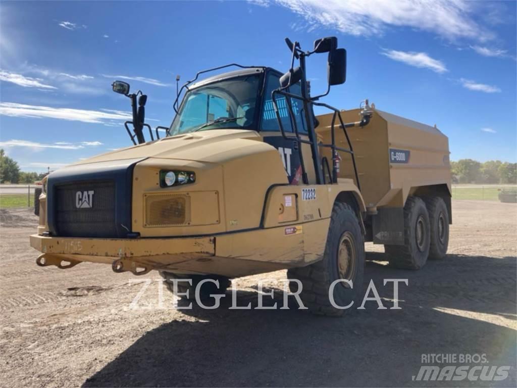 CAT 725CWT شاحنات ذات صهاريج