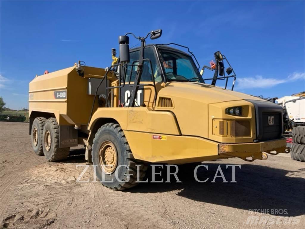 CAT 725CWT شاحنات ذات صهاريج