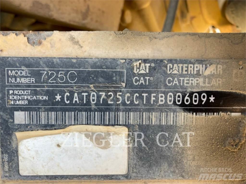 CAT 725CWT شاحنات ذات صهاريج