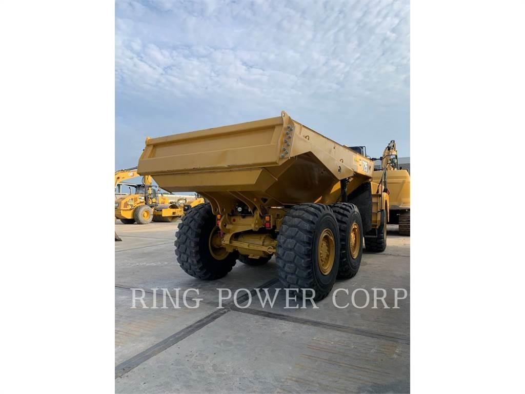 CAT 725TG ساحبات مفصلية