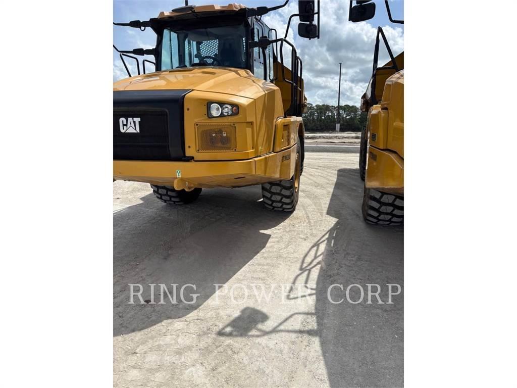 CAT 725TG ساحبات مفصلية