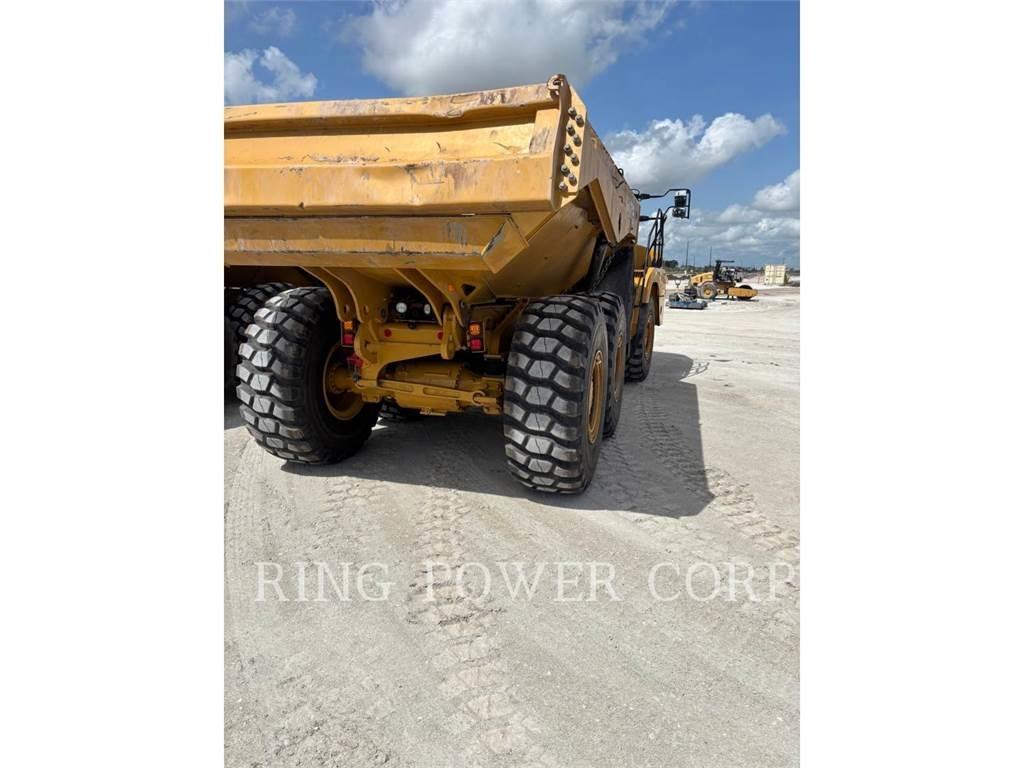 CAT 725TG ساحبات مفصلية