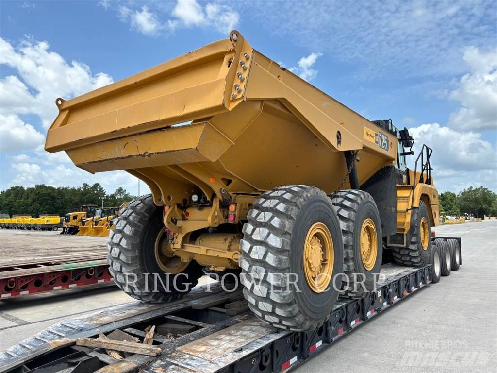 CAT 725TG ساحبات مفصلية