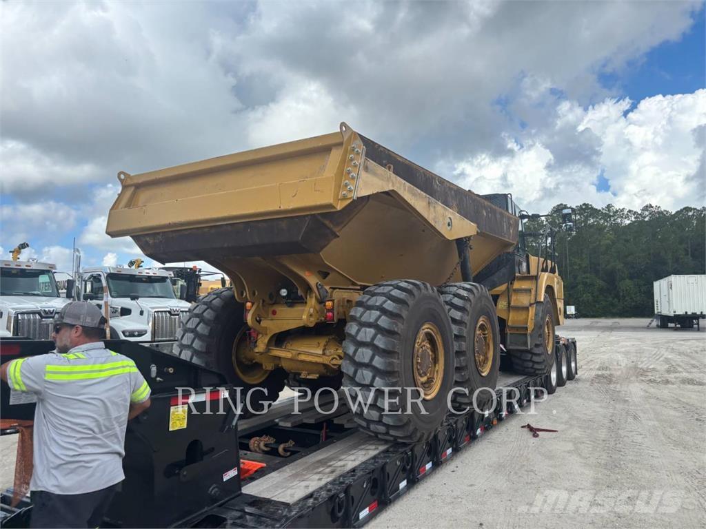 CAT 725TG ساحبات مفصلية