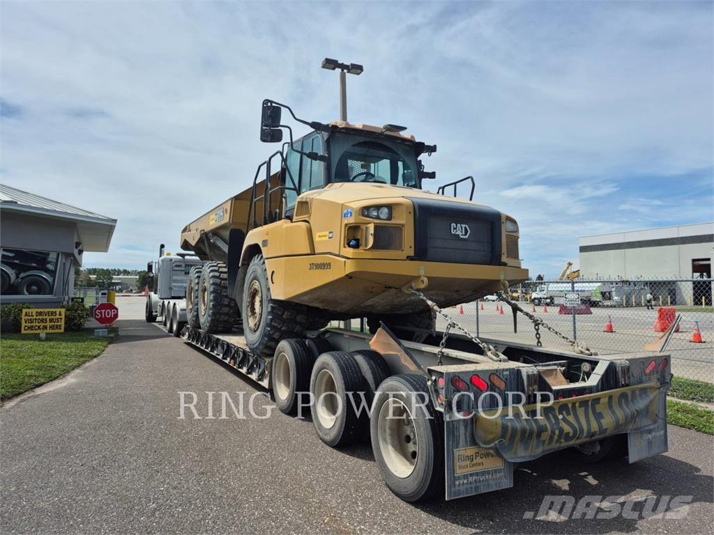CAT 725TG ساحبات مفصلية