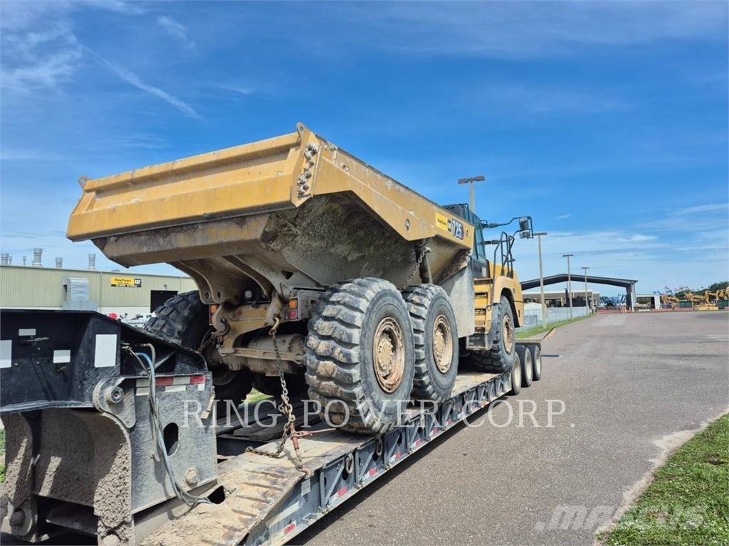 CAT 725TG ساحبات مفصلية