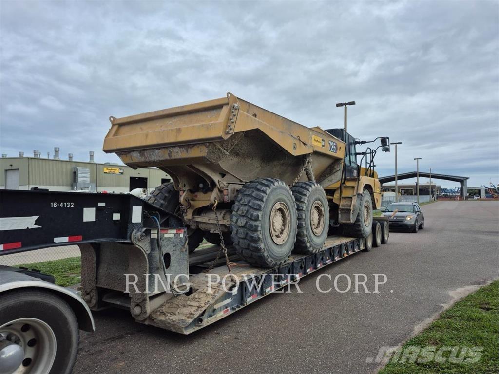 CAT 725TG ساحبات مفصلية