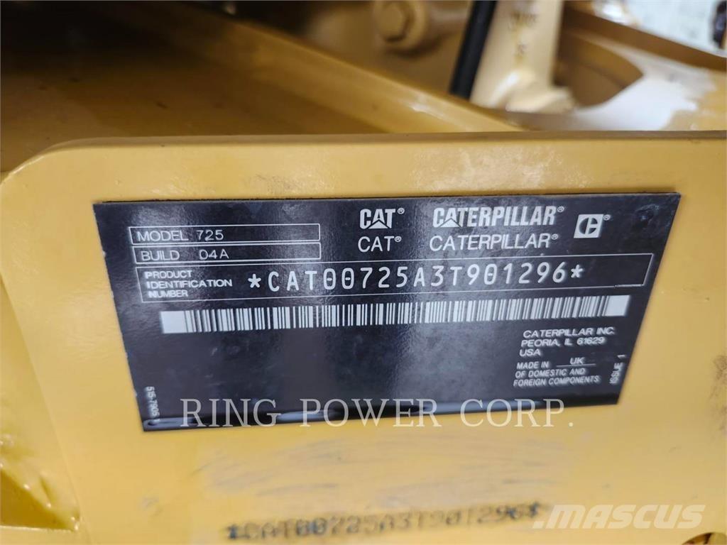 CAT 725TG ساحبات مفصلية