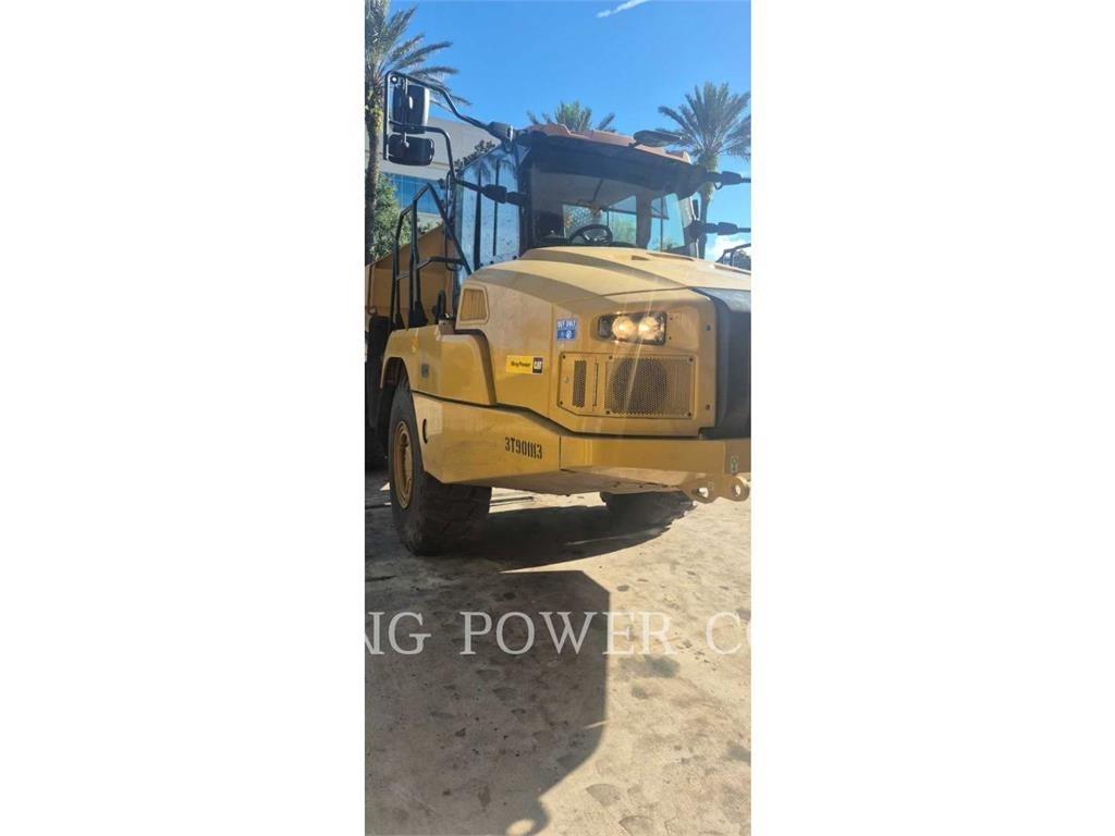 CAT 725TG ساحبات مفصلية