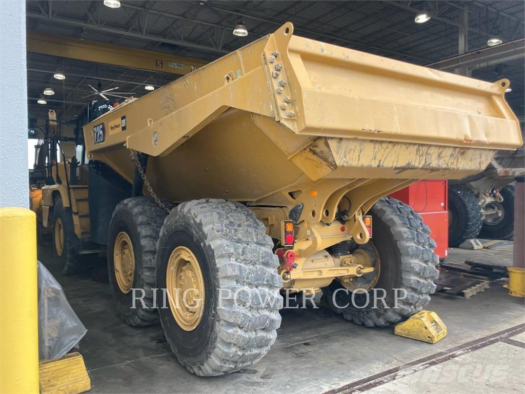 CAT 725TG ساحبات مفصلية