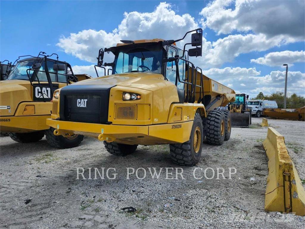 CAT 725TG ساحبات مفصلية