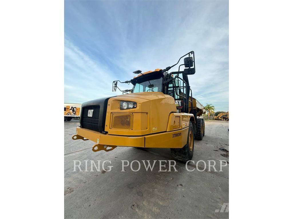 CAT 725TG ساحبات مفصلية