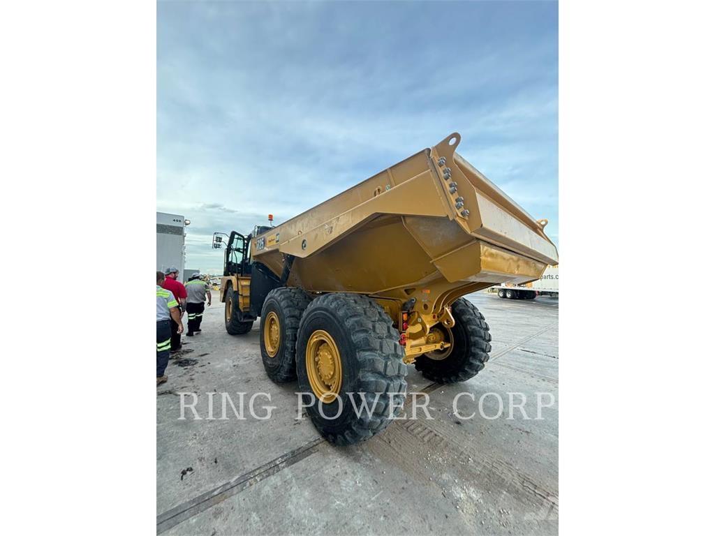 CAT 725TG ساحبات مفصلية