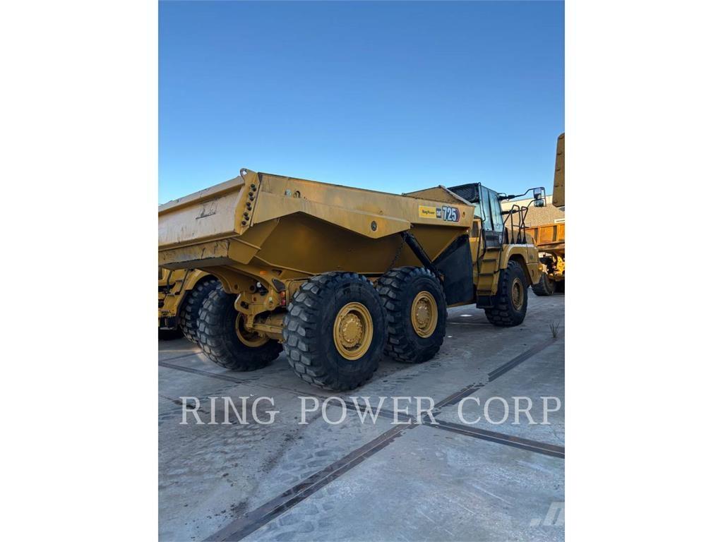 CAT 725TG ساحبات مفصلية