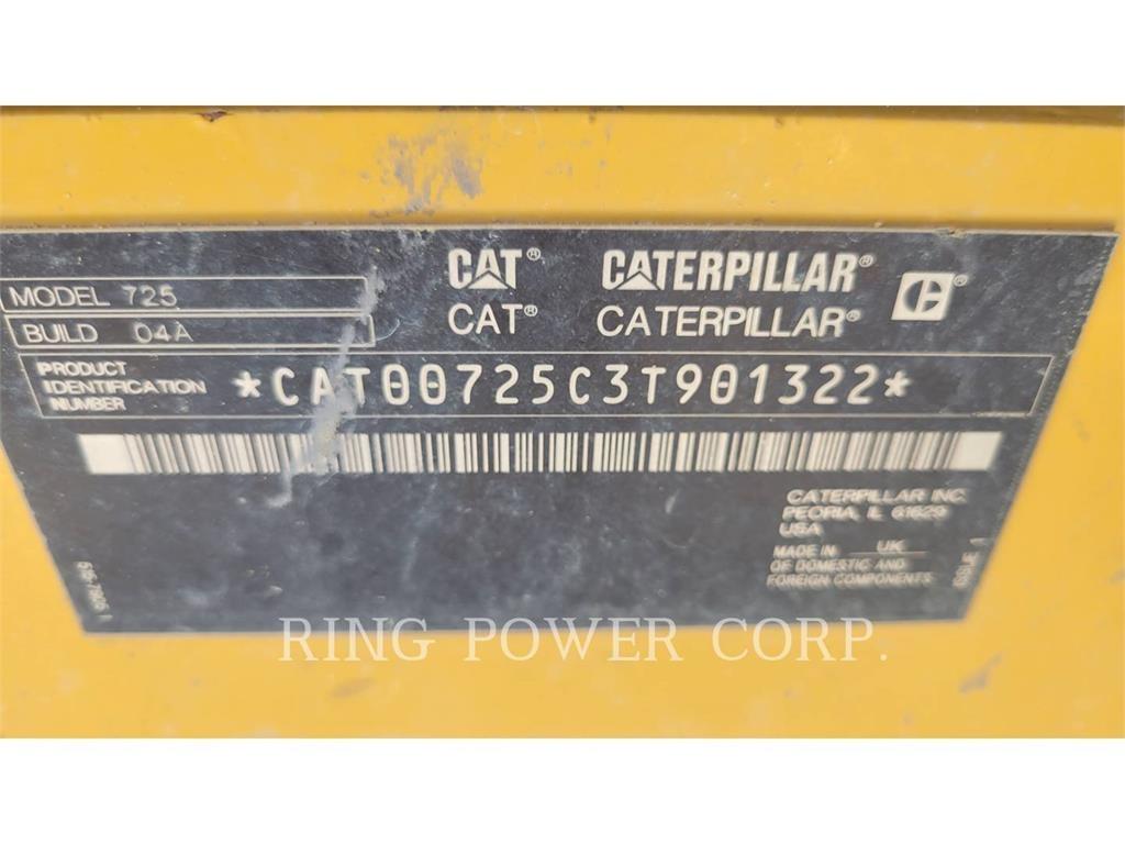 CAT 725TG ساحبات مفصلية