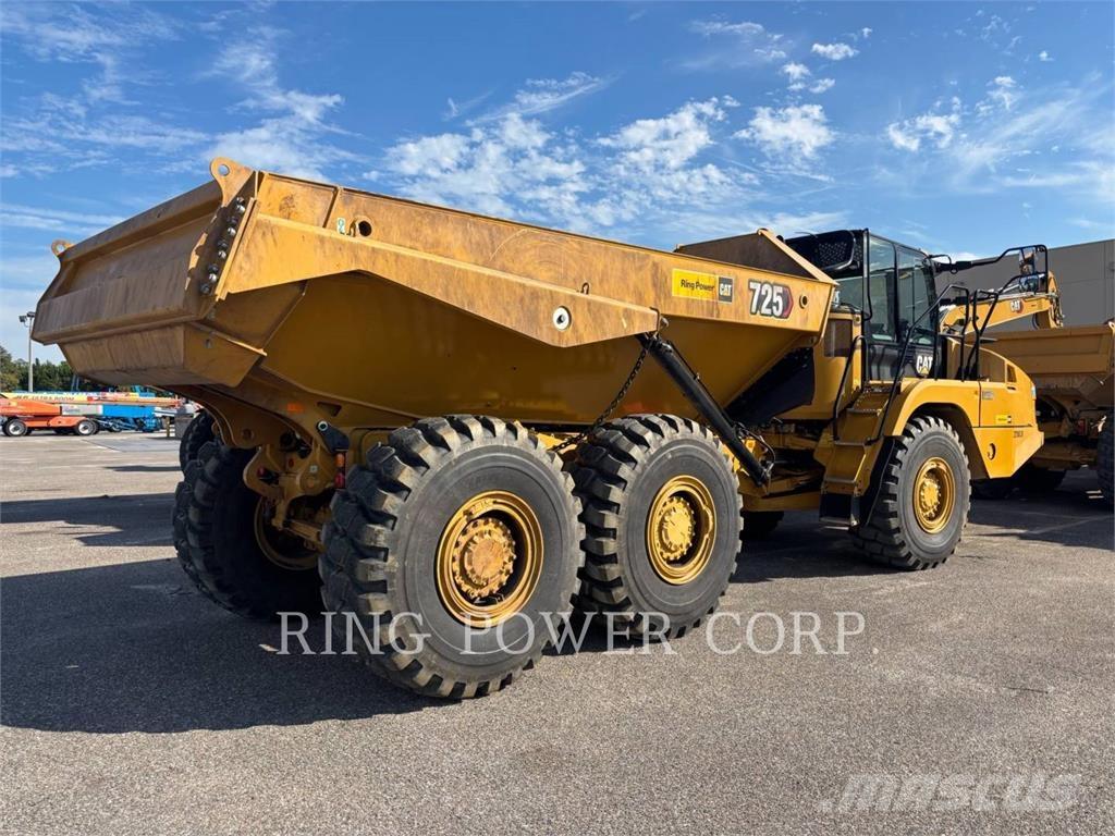 CAT 725TG ساحبات مفصلية