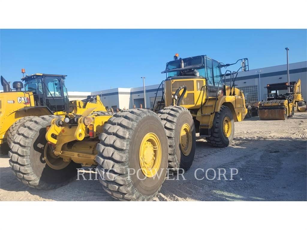 CAT 725WW شاحنات ذات صهاريج