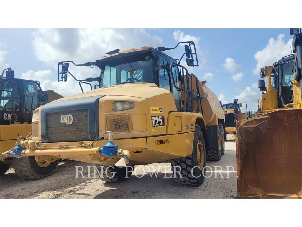 CAT 725WW شاحنات ذات صهاريج