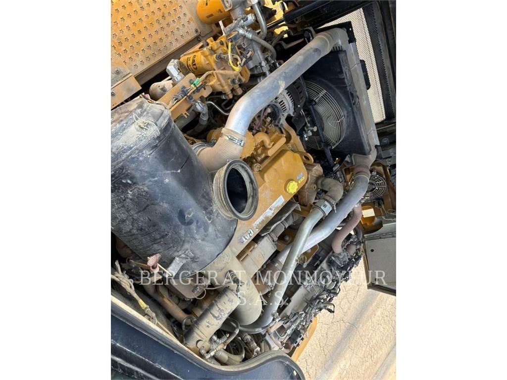 CAT 730 ساحبات مفصلية