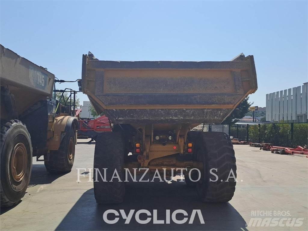 CAT 730 ساحبات مفصلية