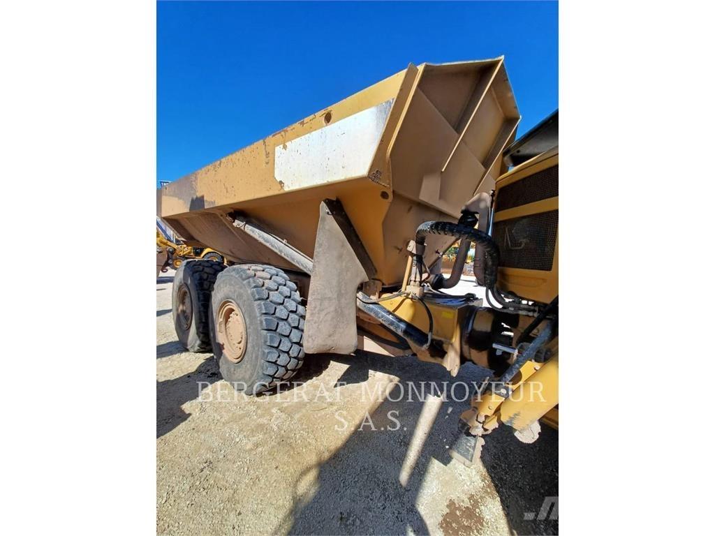 CAT 730 ساحبات مفصلية