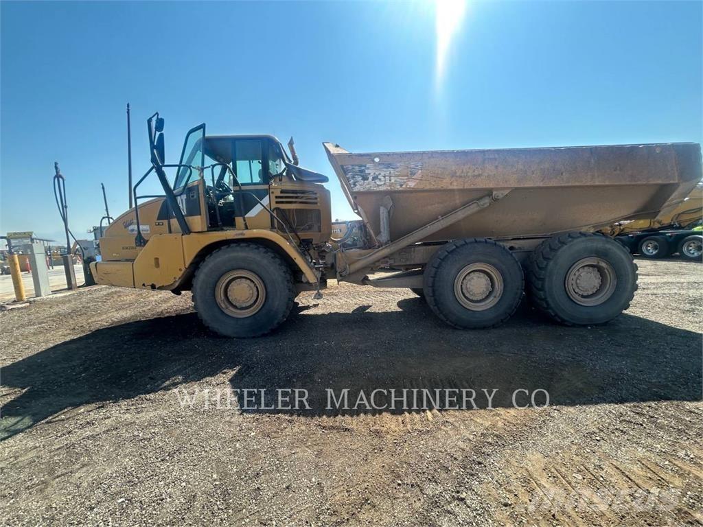 CAT 730 ساحبات مفصلية