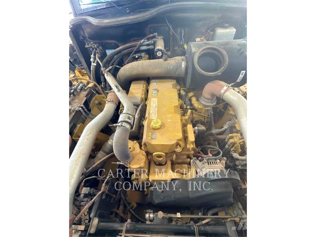 CAT 730 ساحبات مفصلية