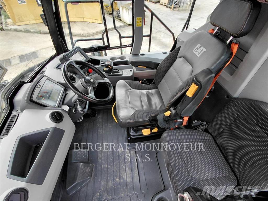 CAT 730 ساحبات مفصلية