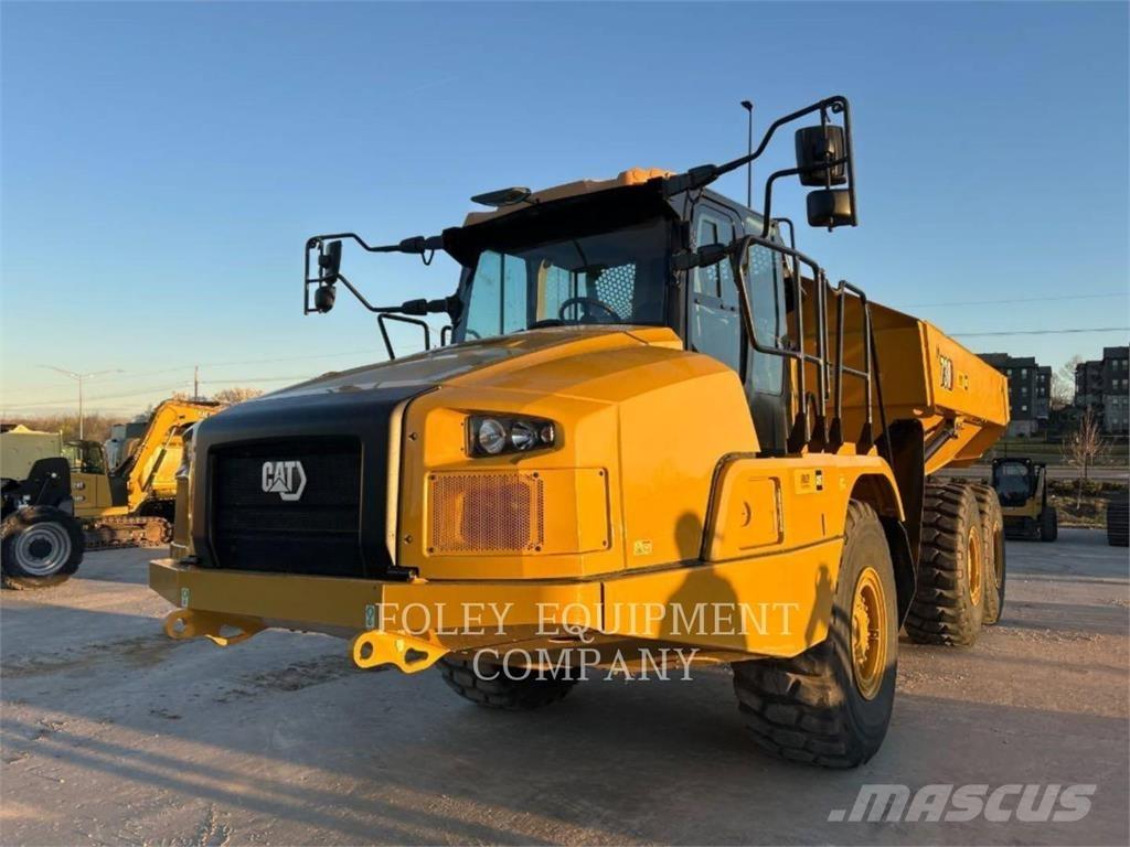 CAT 730-04 ساحبات مفصلية