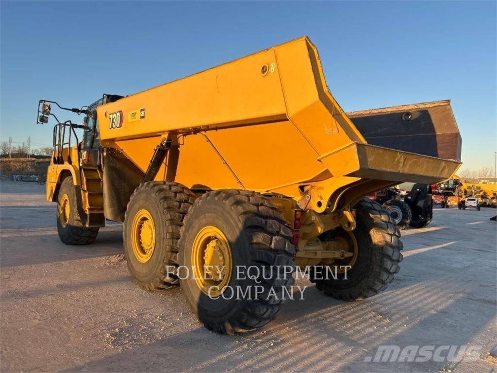 CAT 730-04 ساحبات مفصلية