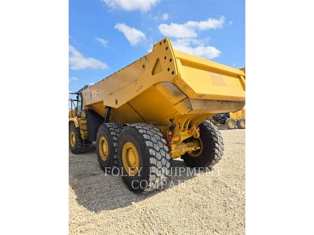 CAT 730-04 ساحبات مفصلية
