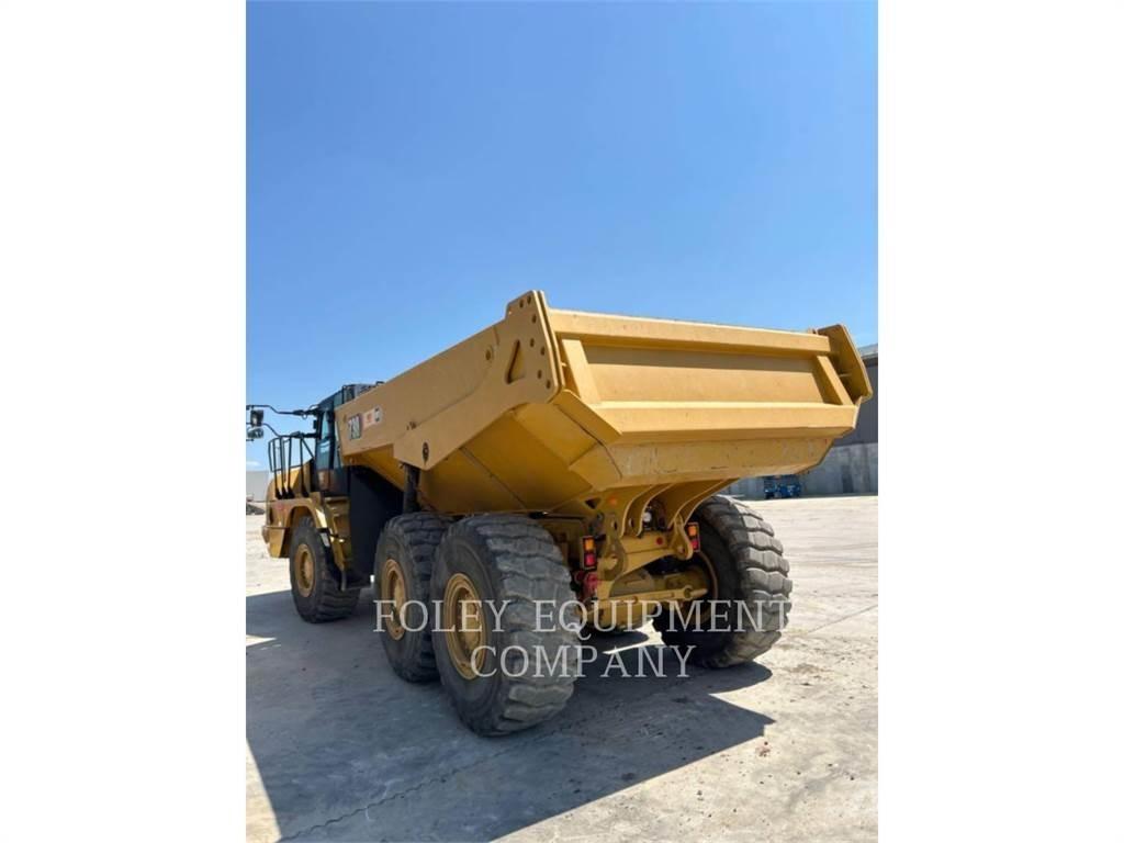 CAT 730-04 ساحبات مفصلية
