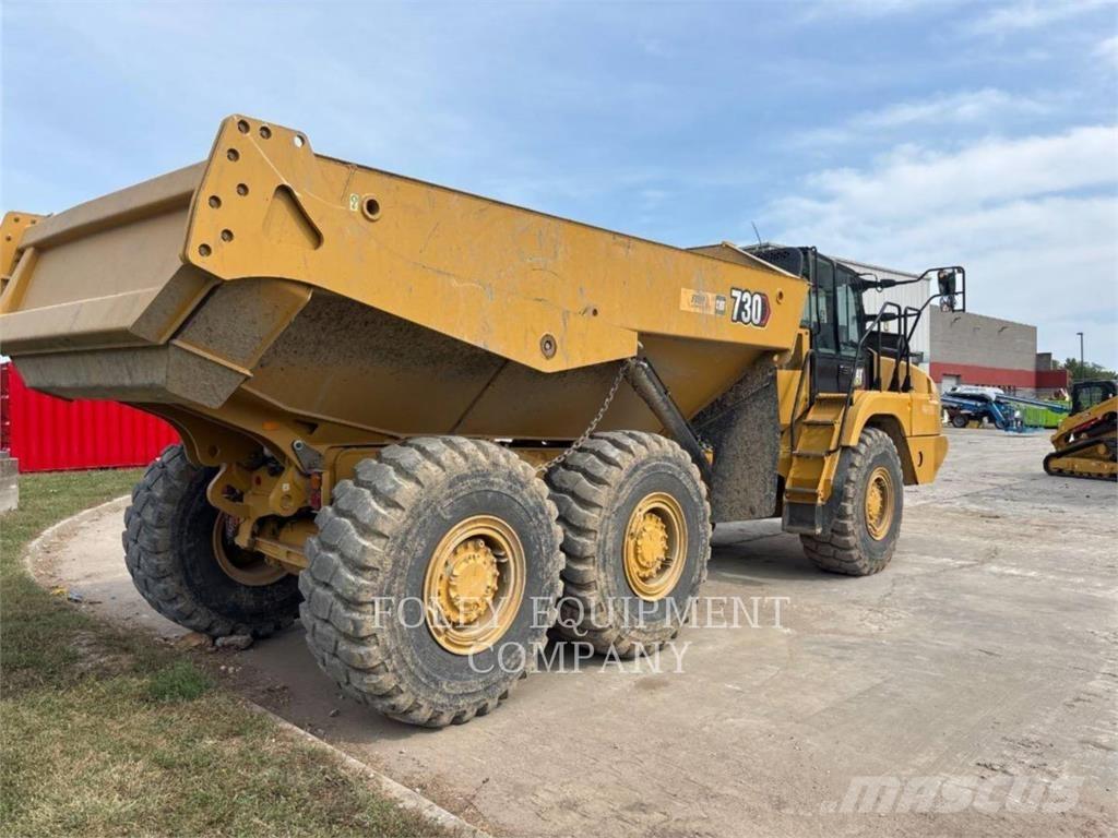 CAT 730-04 ساحبات مفصلية